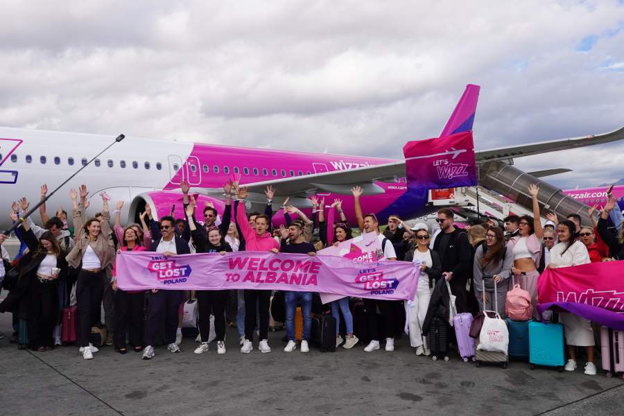 WIZZ AIR’S “LET’S GET LOST” MYSTERY FLIGHT LANDS IN ALBANIA: LUCKY PASSENGERS FROM WARSAW DISCOVER THE UNKNOWN DESTINATION